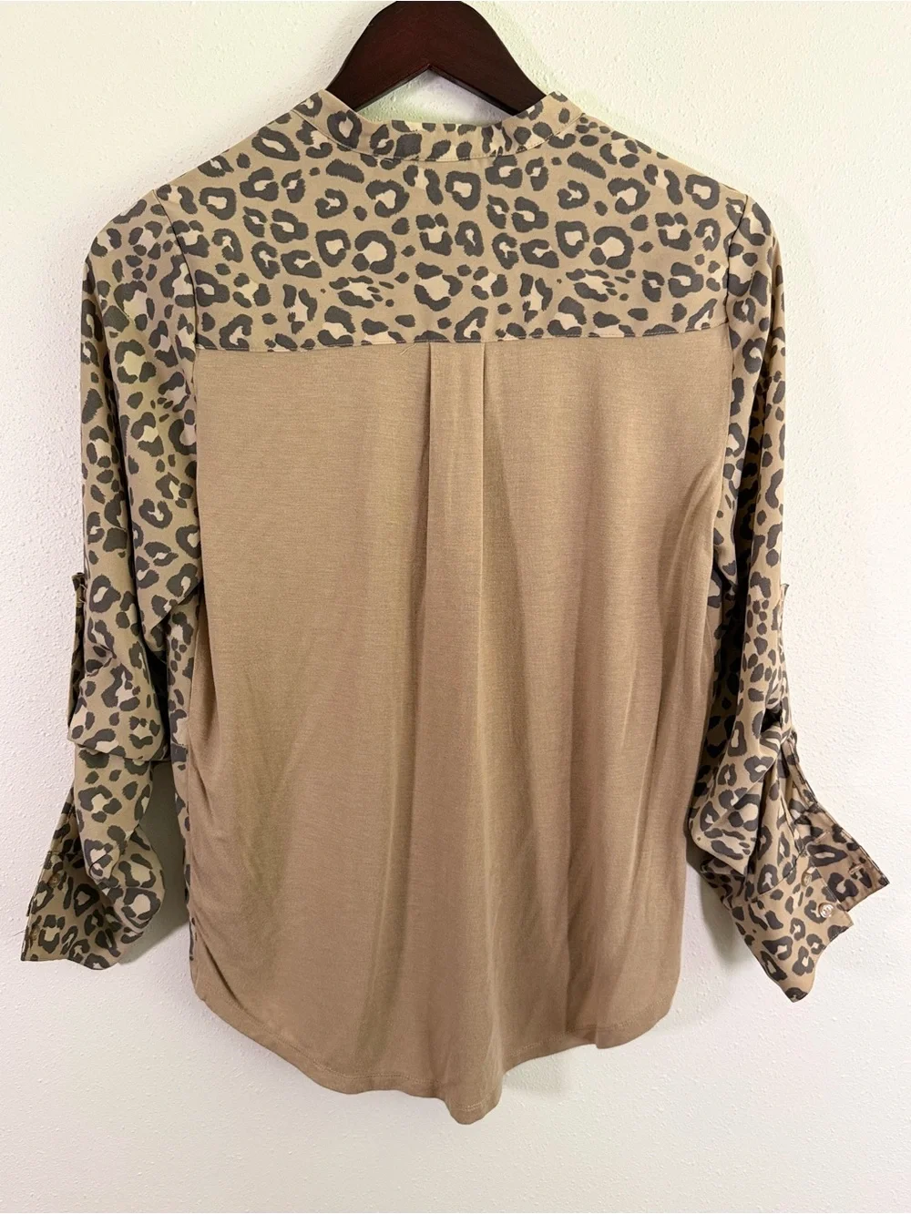 Leopard Print Blouse XS Roll Tab Sleeve V-Neck